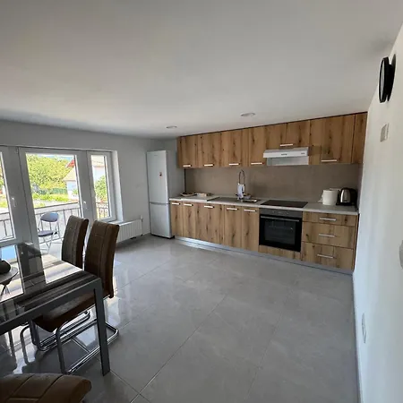 Apartament Apartmaji Vanja - 4 Sobno *