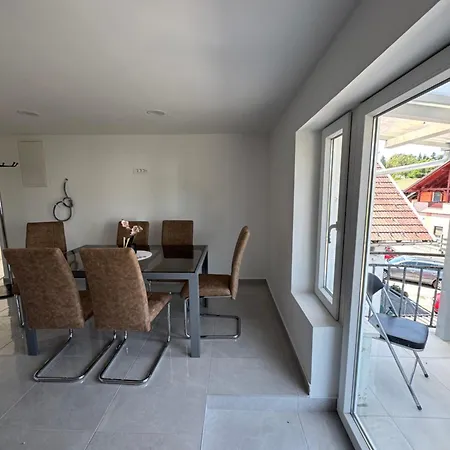 Apartmaji Vanja - 4 Sobno *